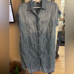 Cloth & Stone Light Blue Chambray Top